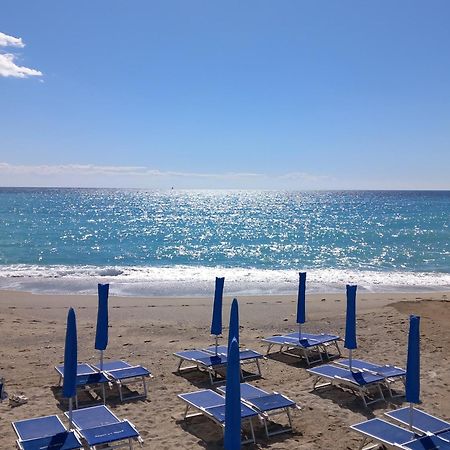 Appartamento Sweet Sea View Savona Esterno foto