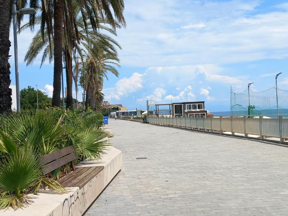 Appartamento Sweet Sea View Savona Esterno foto