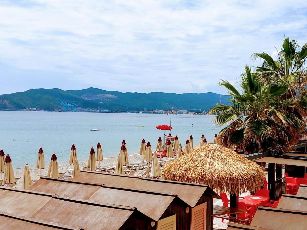 Appartamento Sweet Sea View Savona Esterno foto