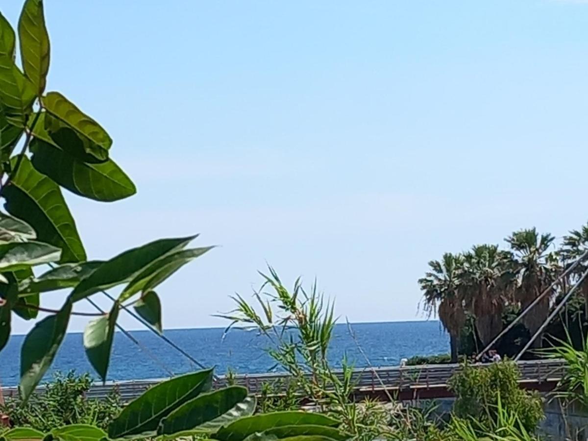 Appartamento Sweet Sea View Savona Esterno foto