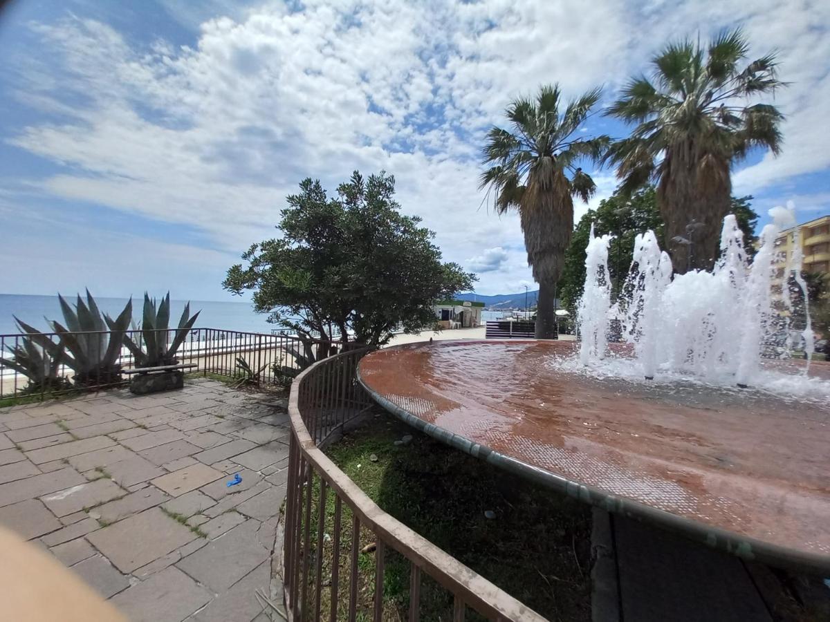 Appartamento Sweet Sea View Savona Esterno foto