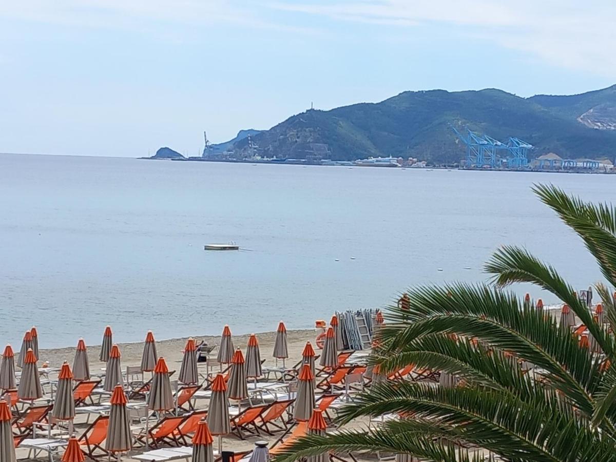 Appartamento Sweet Sea View Savona Esterno foto