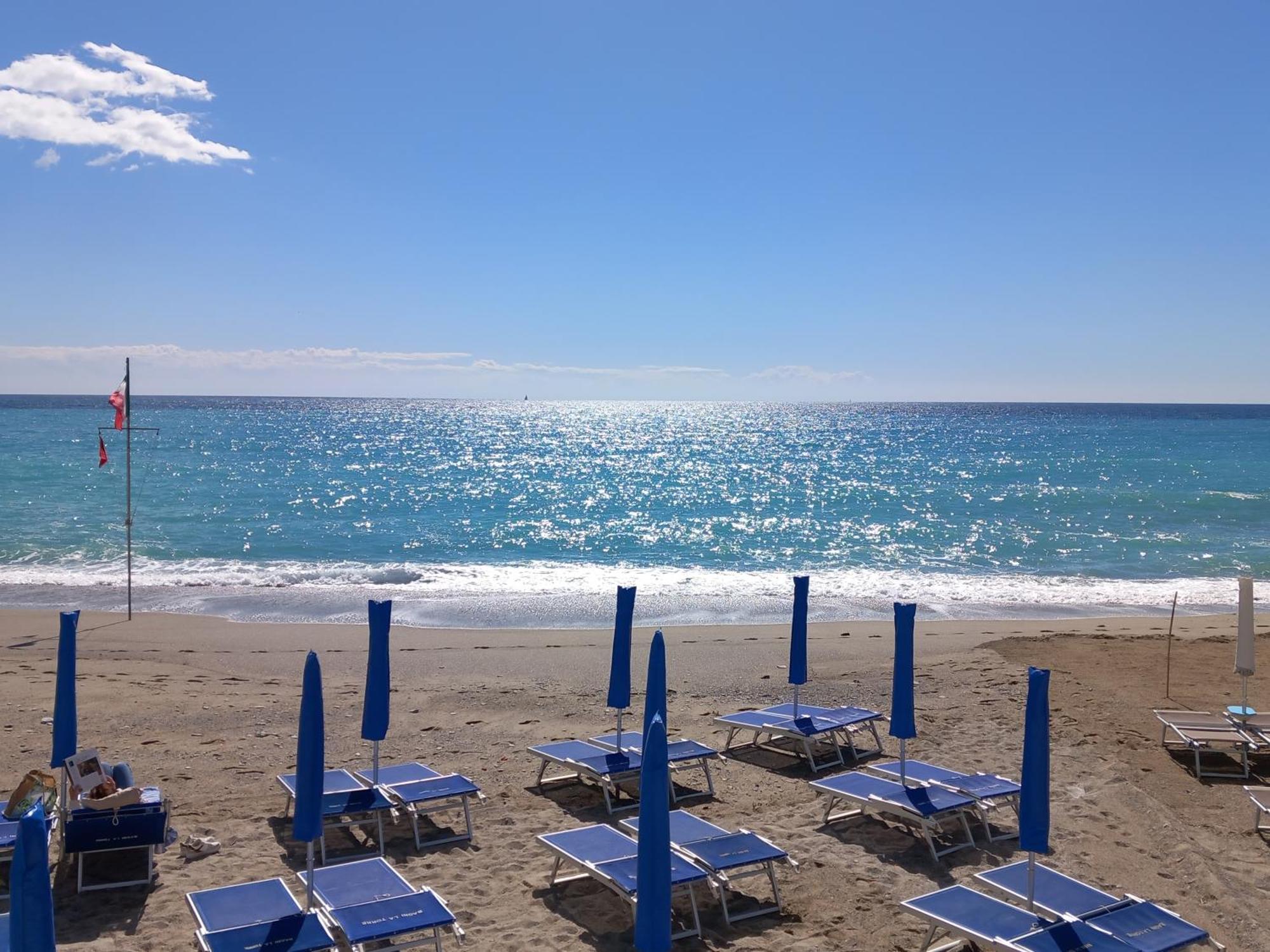 Appartamento Sweet Sea View Savona Esterno foto
